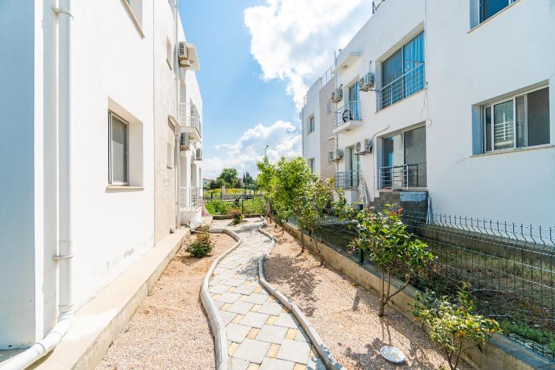 Beautiful & Quiet Two-Bedroom Apartment with Private Garden Lukomorye C1 - image 13