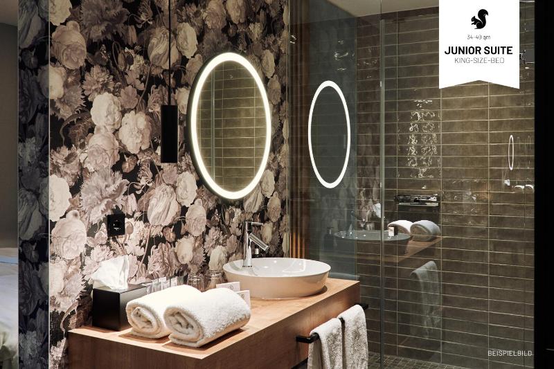Junior Suite image 2