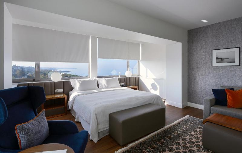Junior Suite with City View image 1
