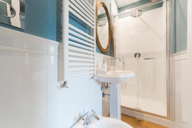Oltrarno Real Mood Florentine Apartment - image 2
