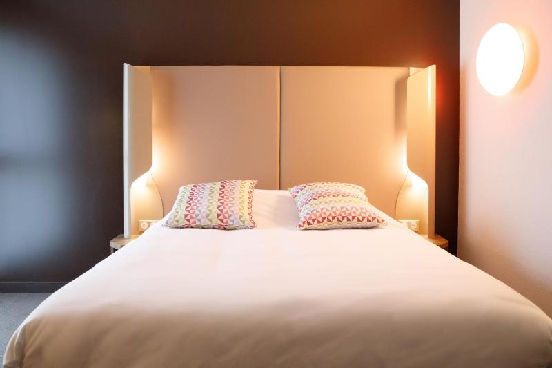 Standard Double Room image 4