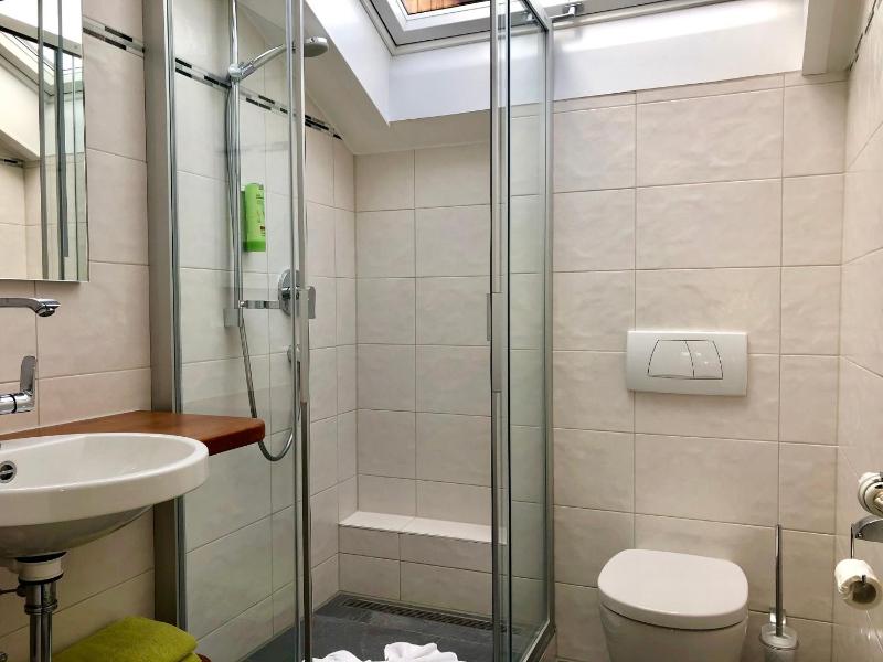 Single Room image 2