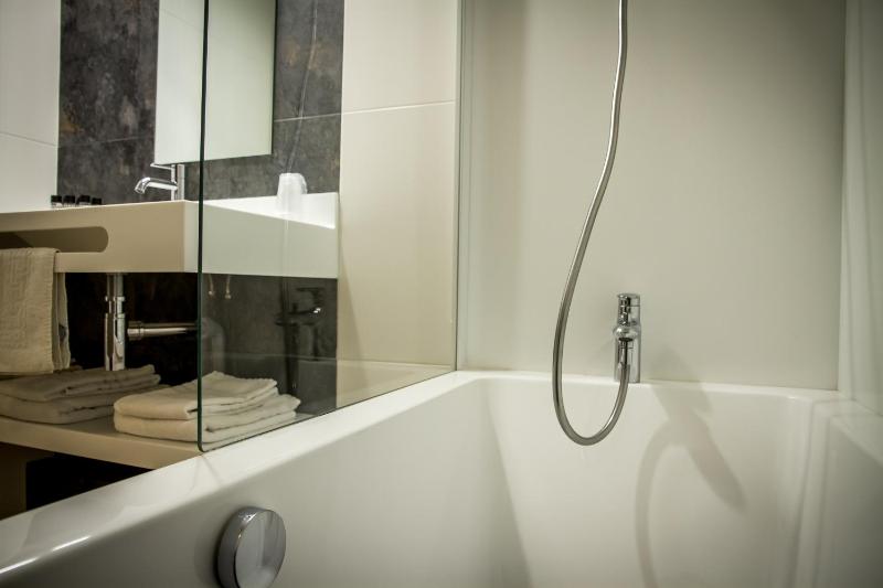 Privilege Triple Room image 3