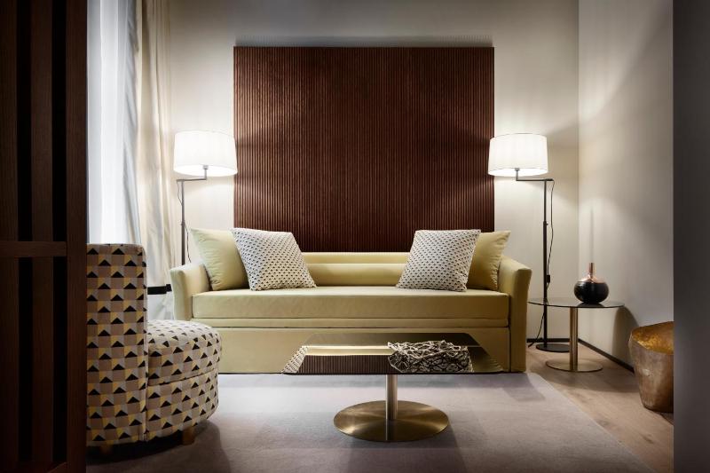 Junior Suite image 1