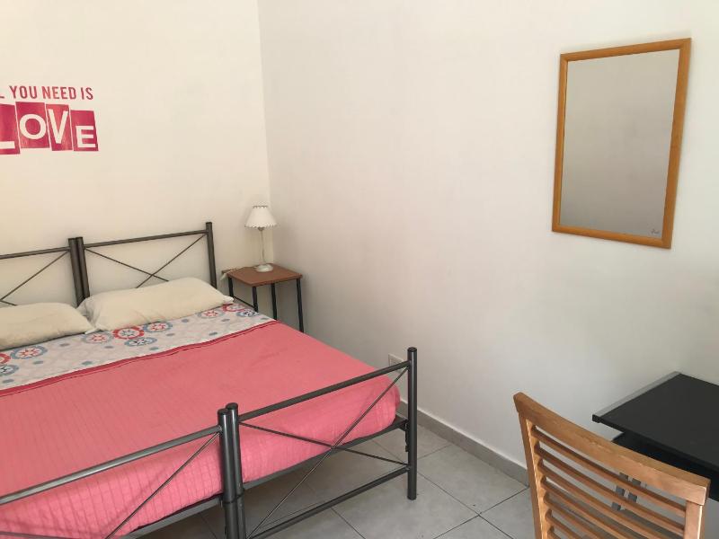 Reina Madre Hostel - image 7