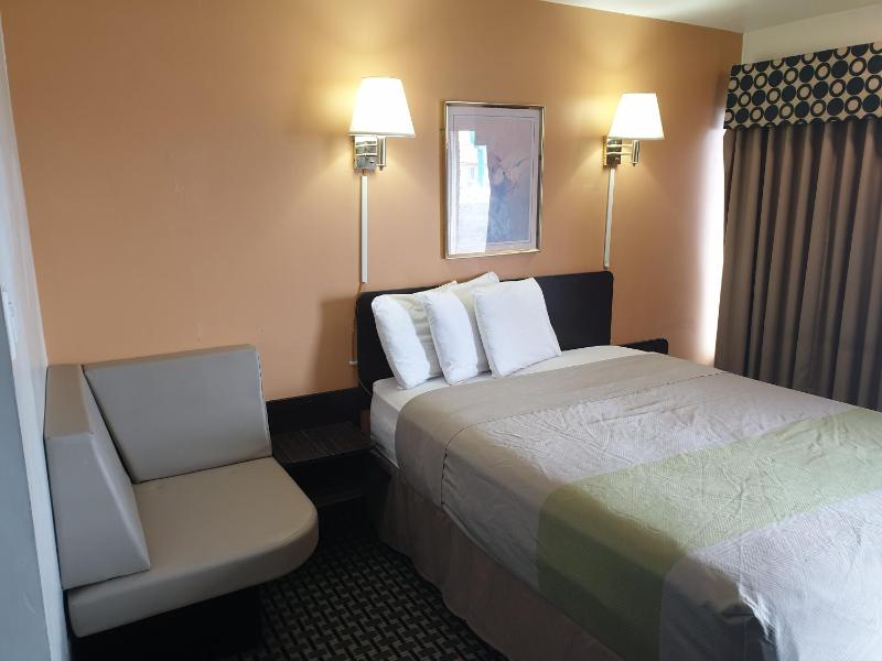 King Room image 4