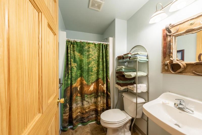 Queen Suite image 3