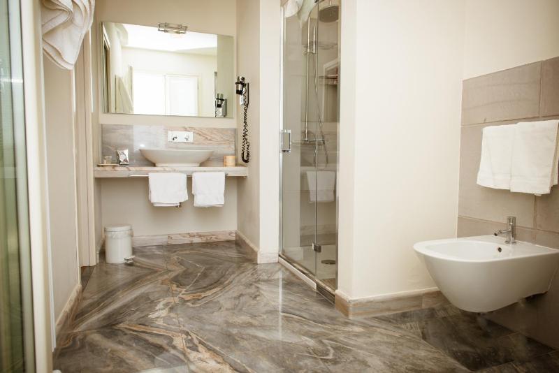 Family Room - Separate Building image 3