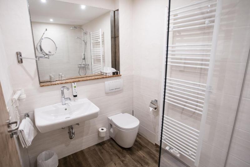 Komfort Doppelzimmer mit Balkon/Terrasse image 3