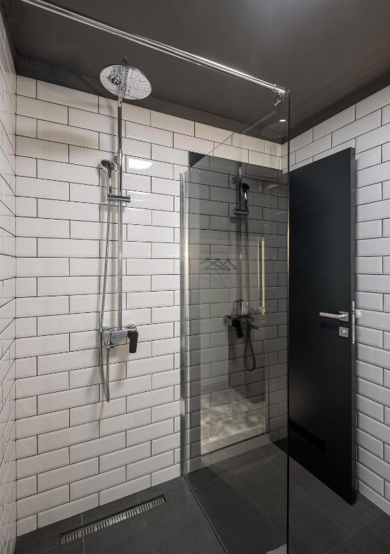 Double Room image 4
