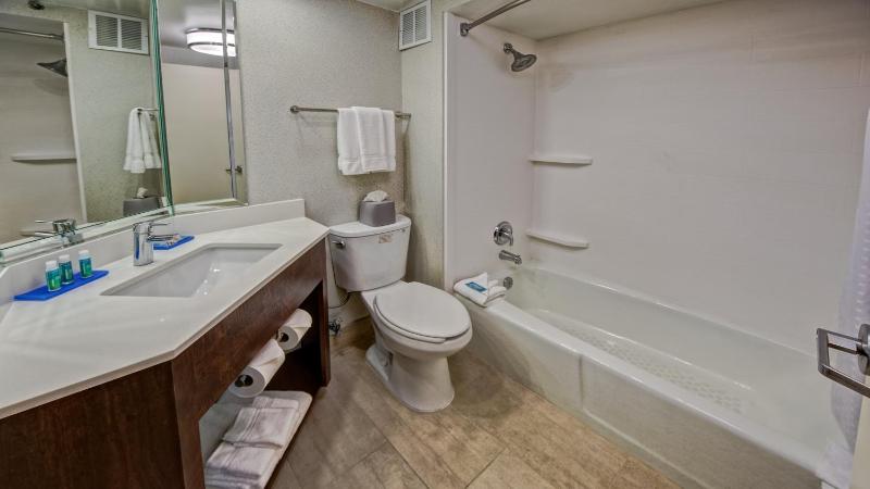 Standard Room image 4