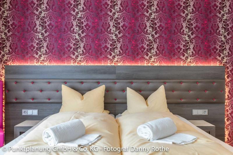 Deluxe Double Room with Shower image 2