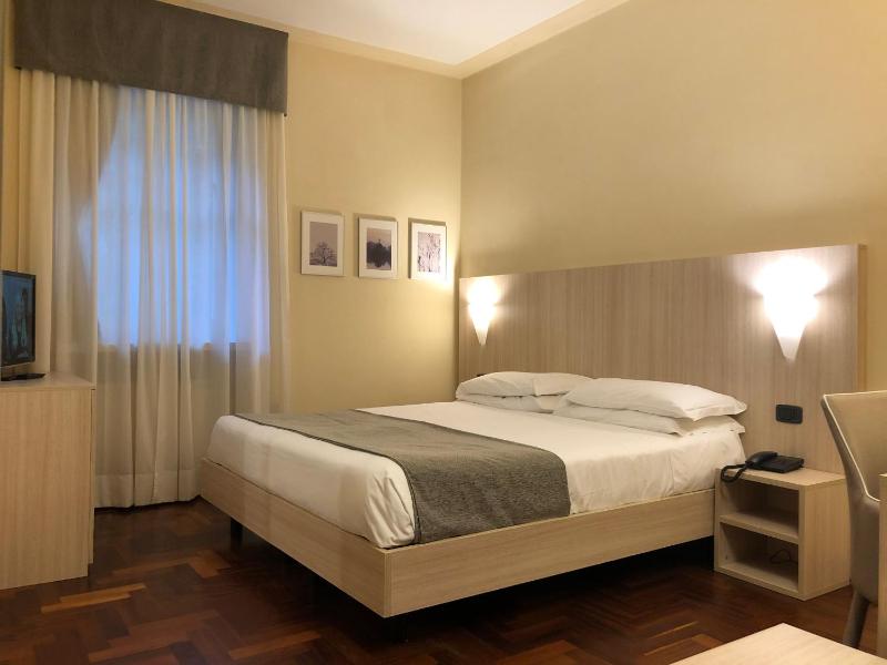 Comfort Double Room image 3