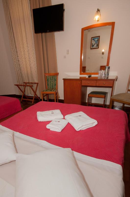 Cecil Hotel - image 5