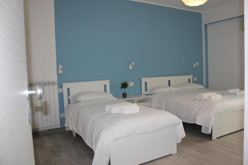 Triple Room with Private Bathroom image 3