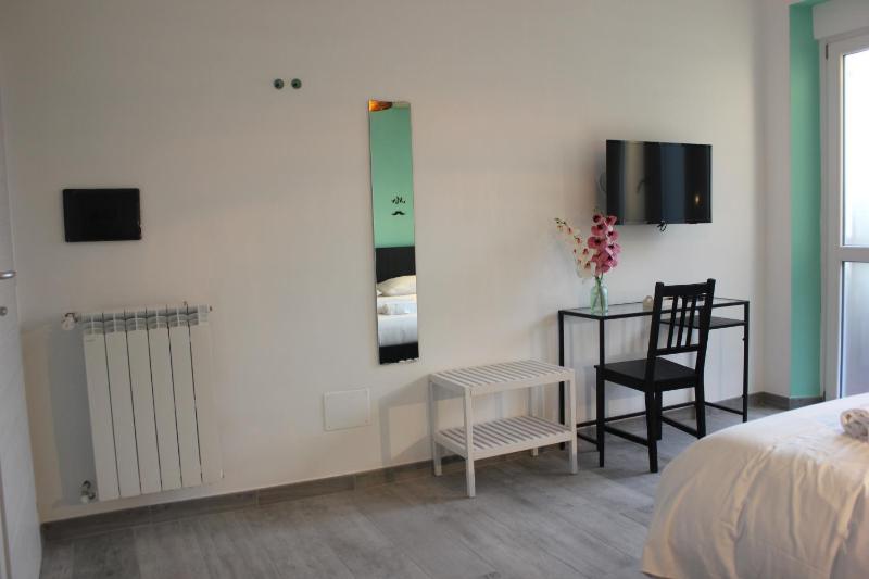 King Room with Balcony image 4