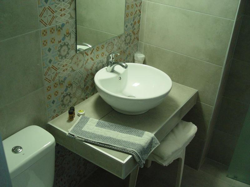 Standard Double or Twin Room with Balcony image 2