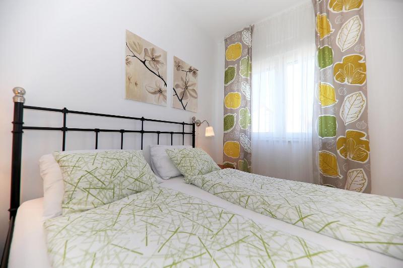 Comfort One-Bedroom Apartment image 1