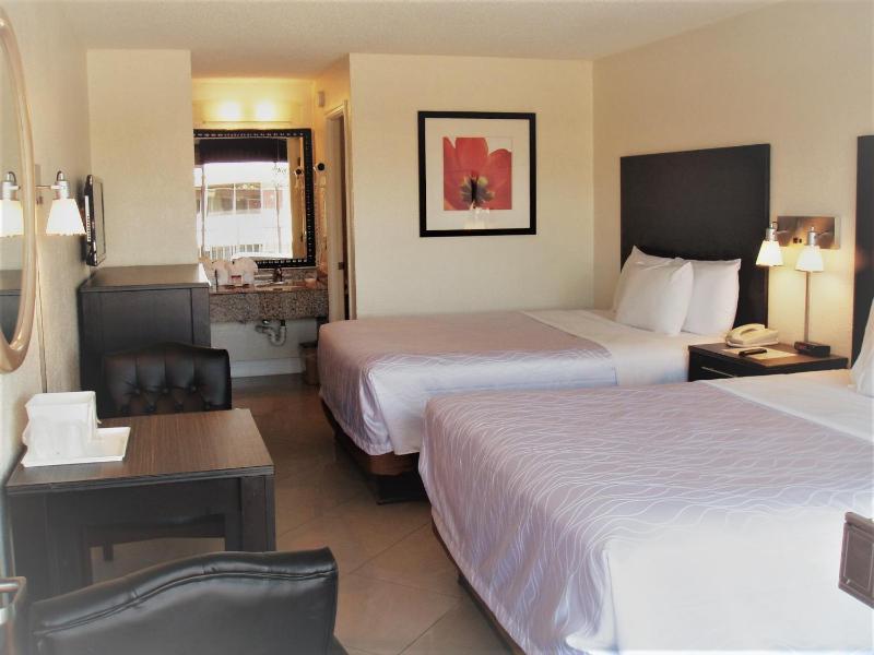 Deluxe Queen Room with Two Queen Beds image 2