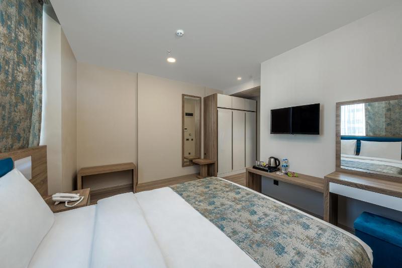 Deluxe Room image 4