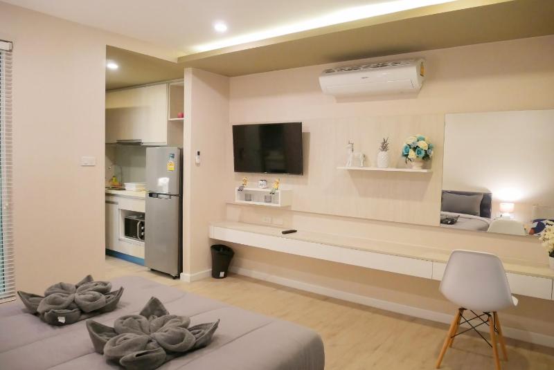 Seven Seas Resort Pattaya & Sofa bed - image 11