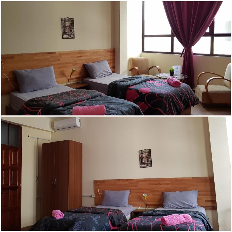 Twin Room with Private Bathroom image 3