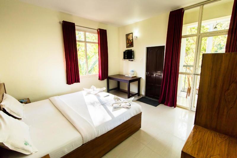Eden Holidays EV - image 25