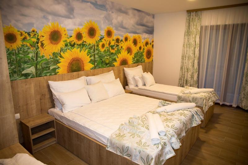 Triple Room with Balcony image 2