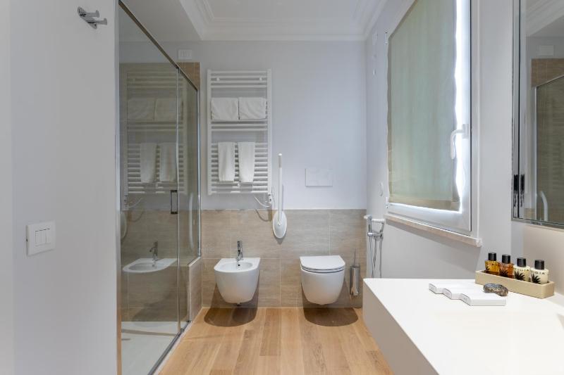 Deluxe Double Room with Spa Access image 4