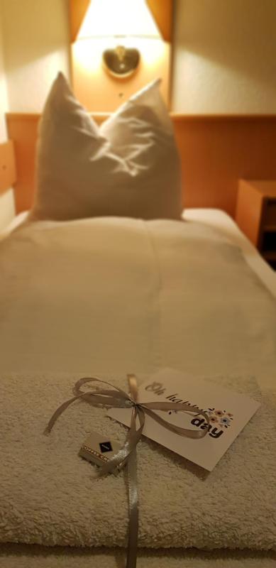 Single Room with Shower image 1