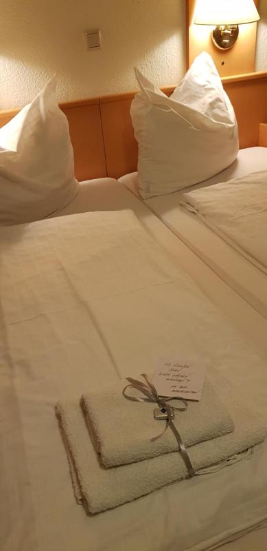 Large Double Room image 1