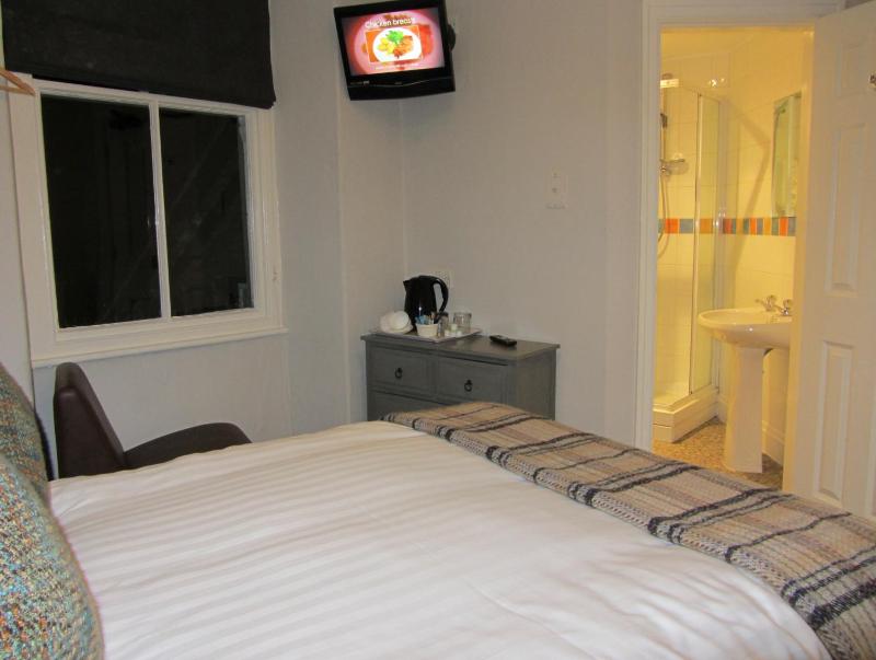 Standard Double Room with Shower image 4