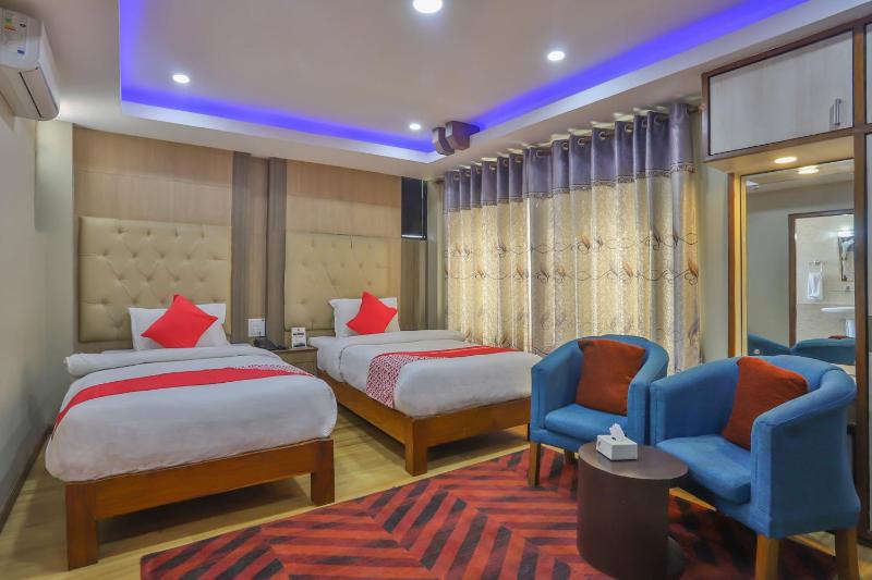 Deluxe Double Room image 2