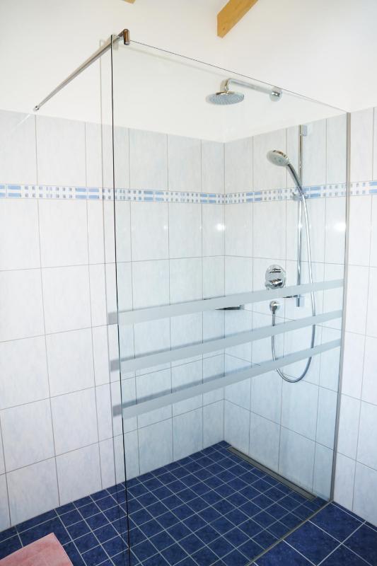 Single Room image 3