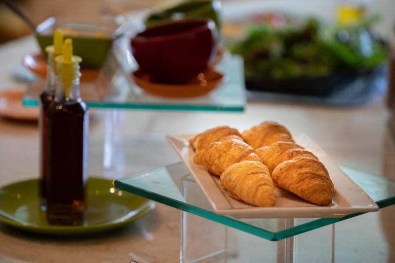 Grand Livio Kuta Hotel - image 37