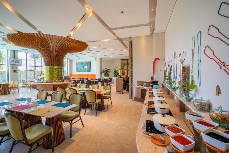 Grand Livio Kuta Hotel - image 29