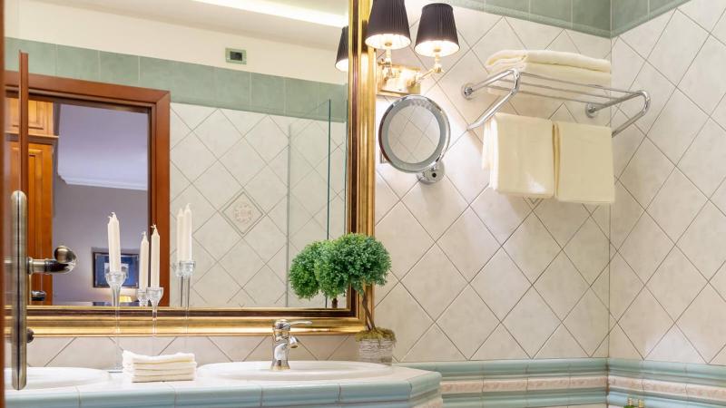 Romantic Suite image 3