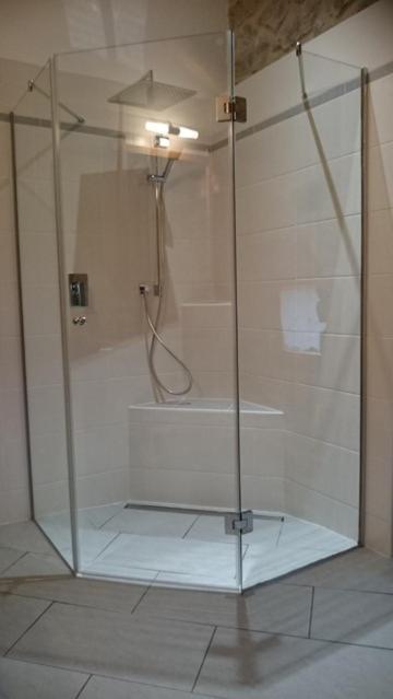 Deluxe Double Room with Shower image 4