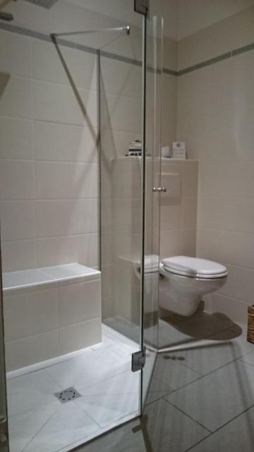 Deluxe Double Room with Shower image 2