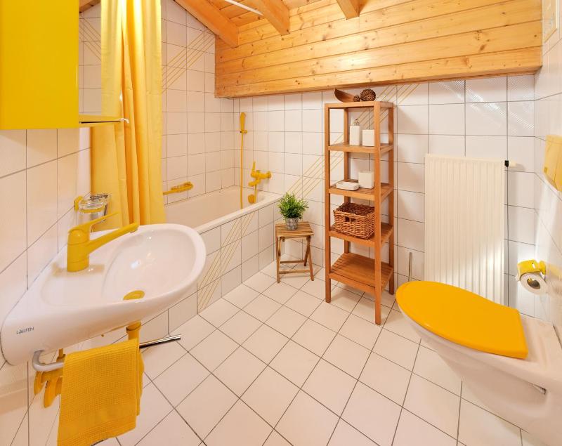 Five-Bedroom Apartment with Balcony image 2