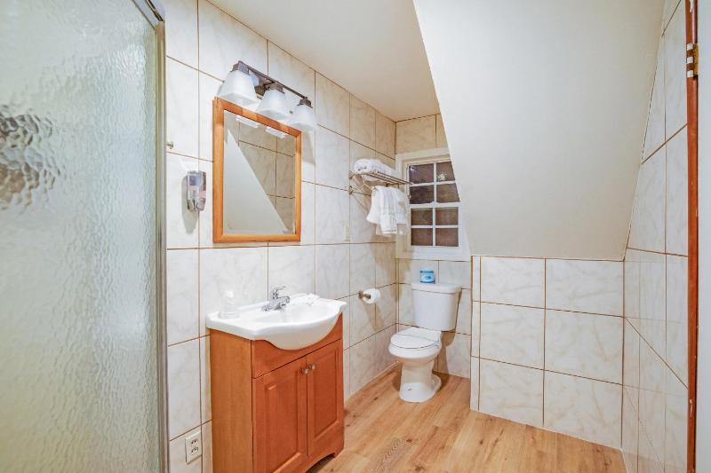 Creekside Kitchen Suite image 3