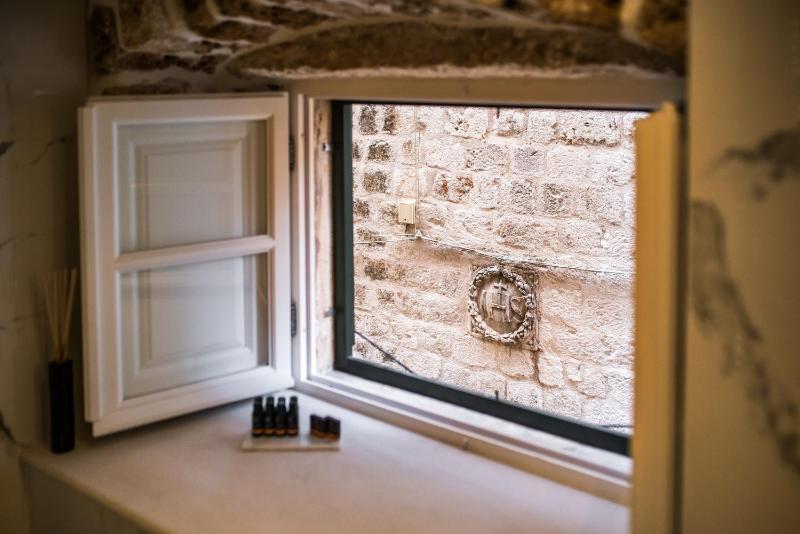 Deluxe Double Room image 4