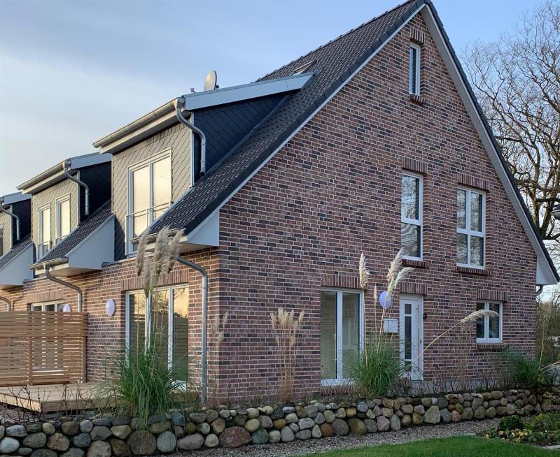 Three-Bedroom House image 1