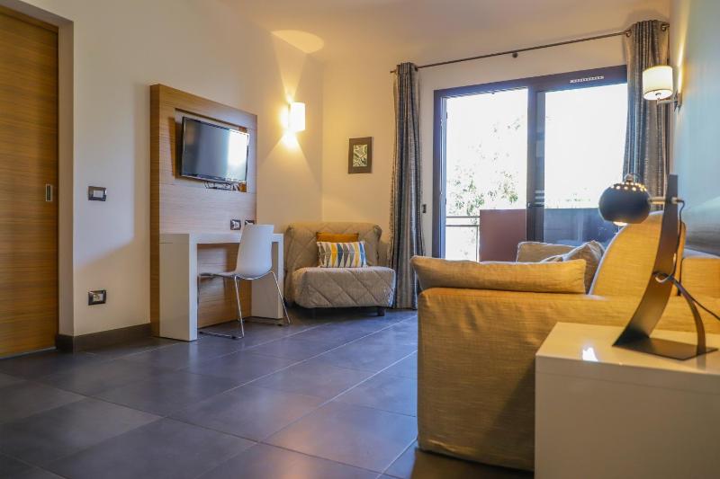 Suite with Sea View image 2