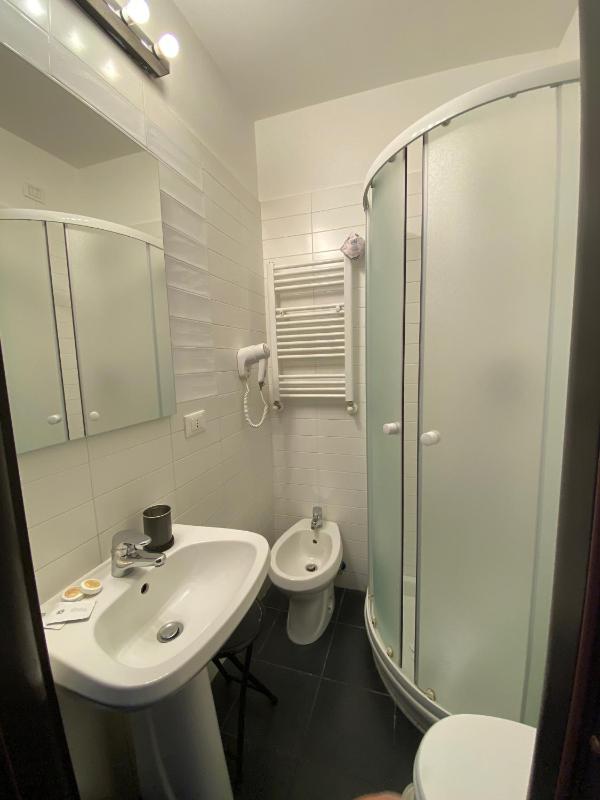 Double or Twin Room with Bathroom image 1