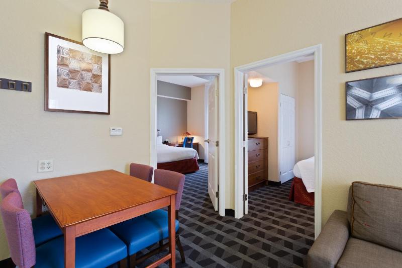 Two-Bedroom Suite image 3