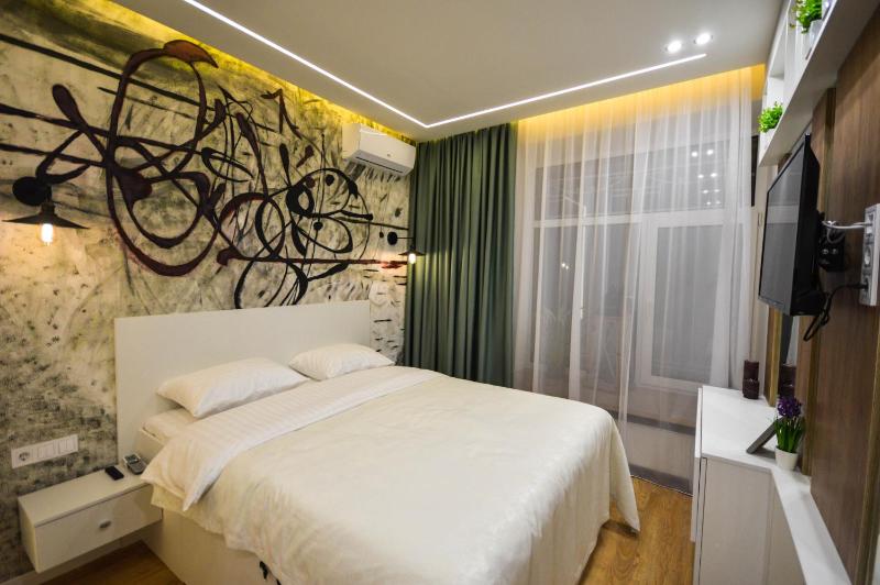 Deluxe Double Room image 2