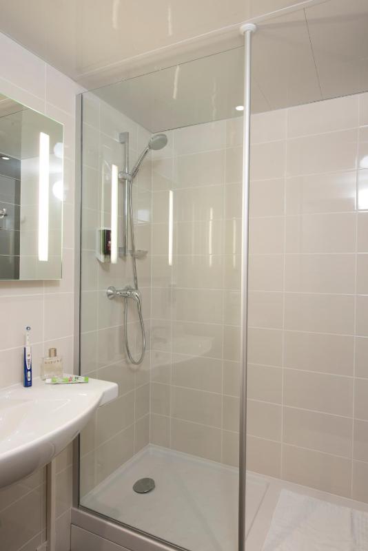 Standard Double Room image 2