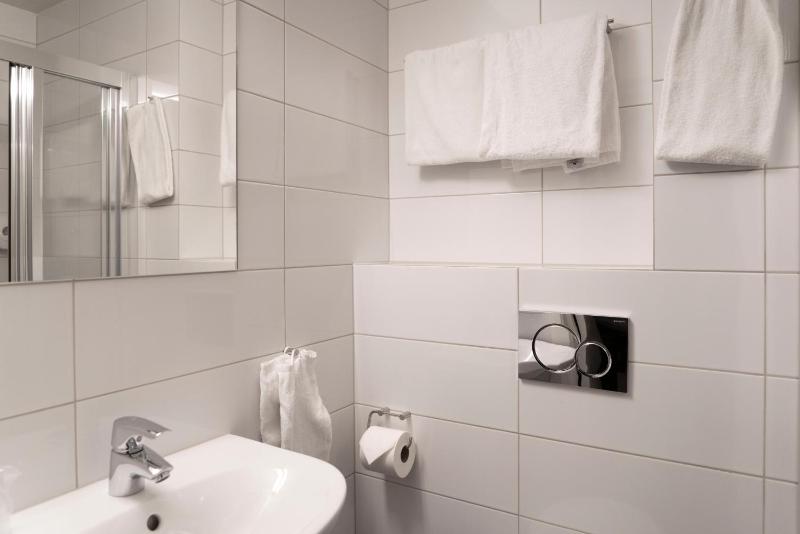 Budget Double or Twin Room image 2