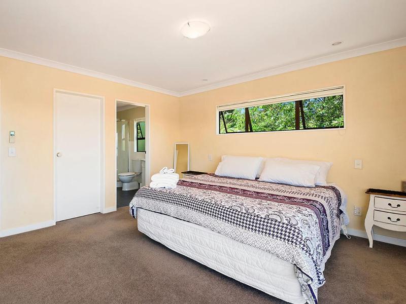 Acacia Bay Getaway - Lake Taupo Holiday Home - image 26